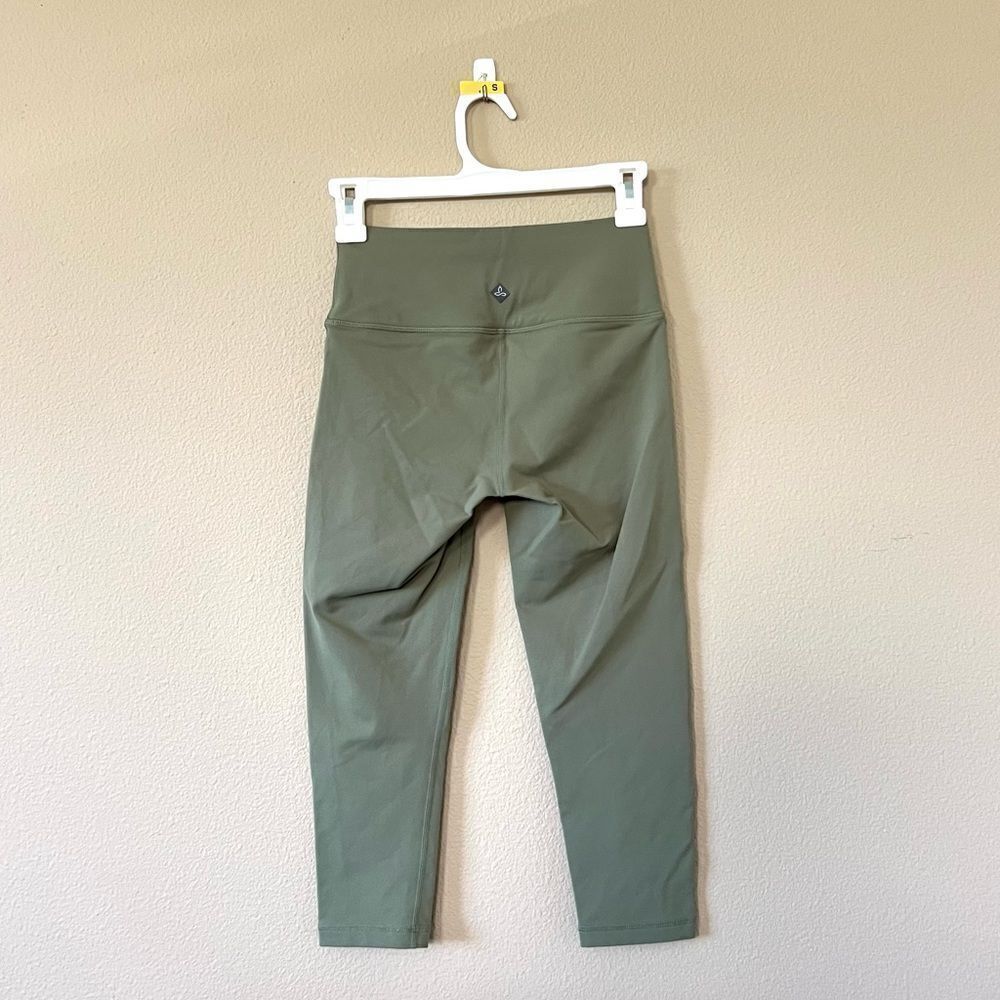 Prana Transform Capri Leggings - Picture 3 of 7